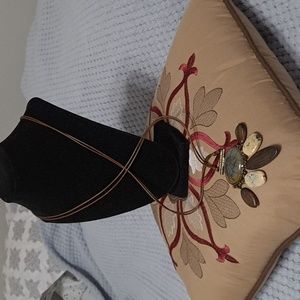 Cool and light long leathet double strand necklace.